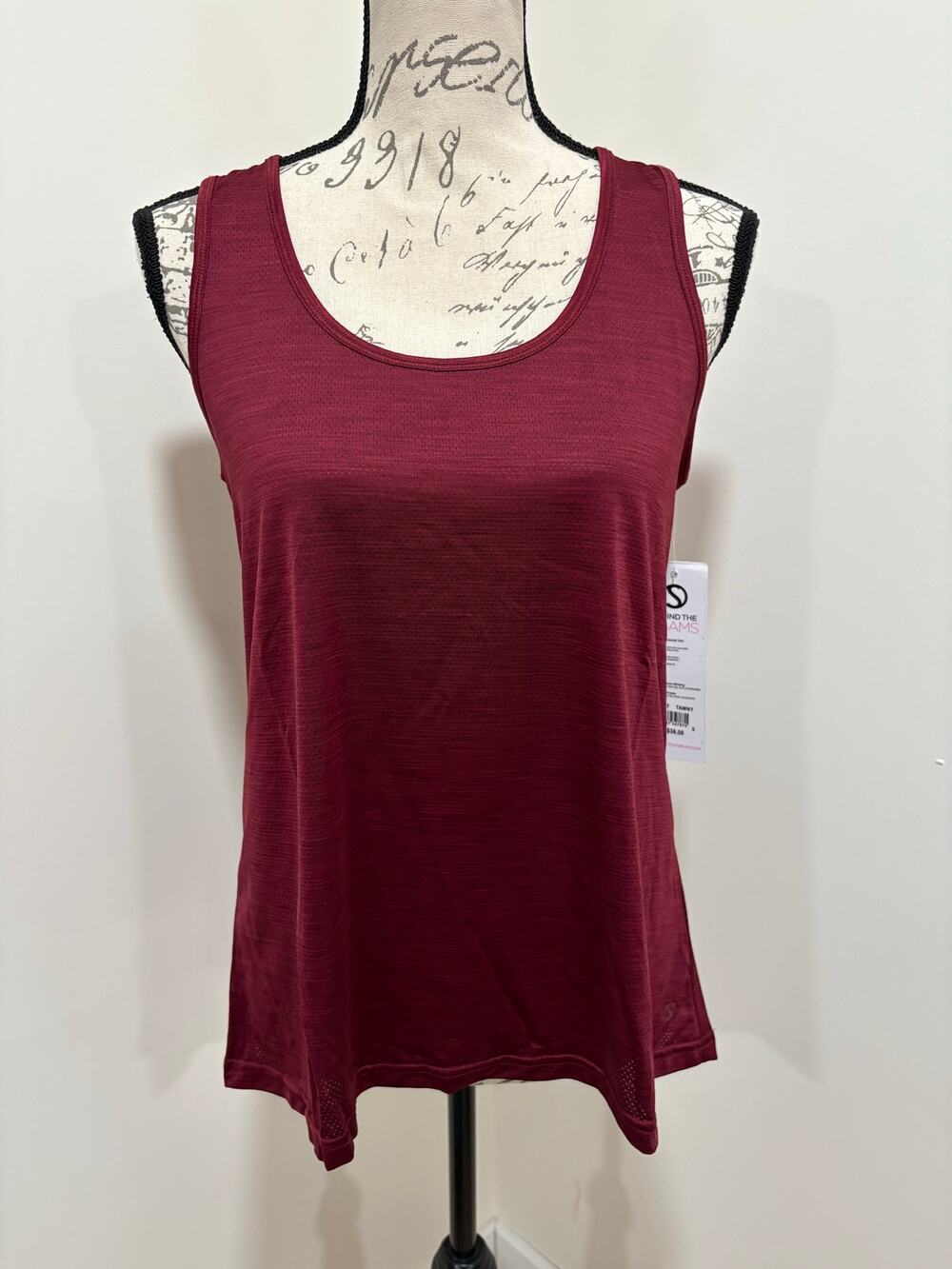 NWT Shape Athleticwear Tawny Burgundy Tank Top Size Small